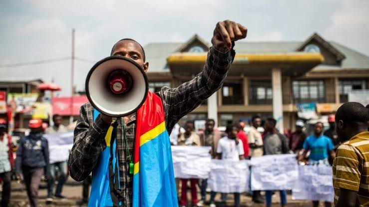 Floraison des milices des partis en RDC : Un « Kulunage » autorisé ou toléré ?